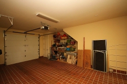 Guest Apartment Garage